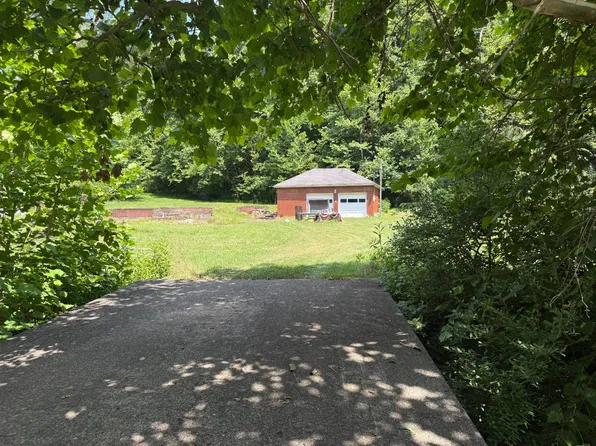 421 Chapel Rd, Gassaway, WV 26624