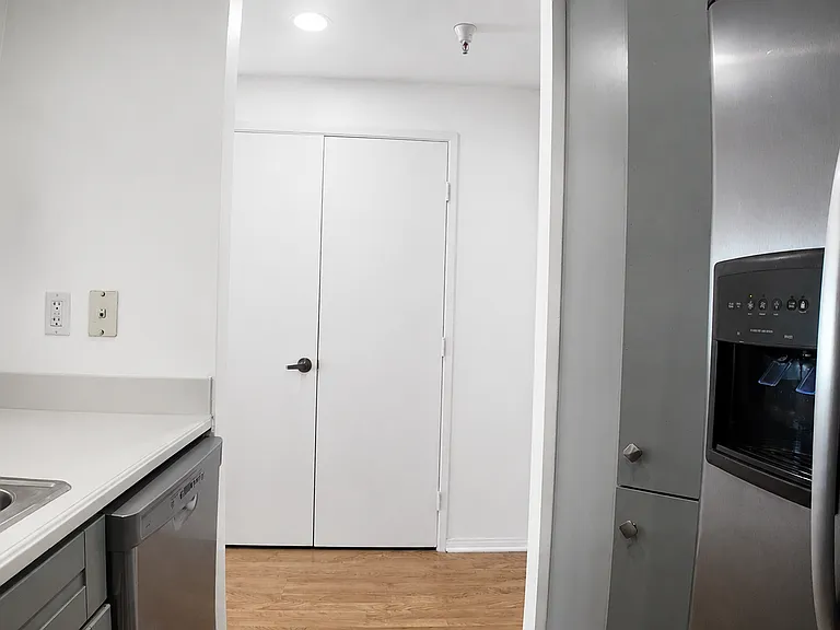 655 Columbia St #313 — Photo 10