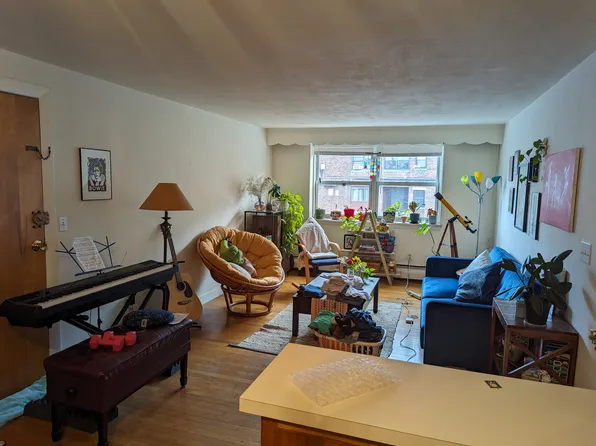 15 Commonwealth Ct, Brighton, MA