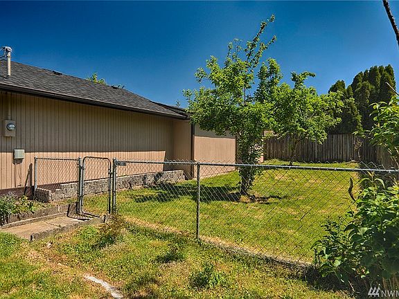 3rd image of 17301 9th Ave E