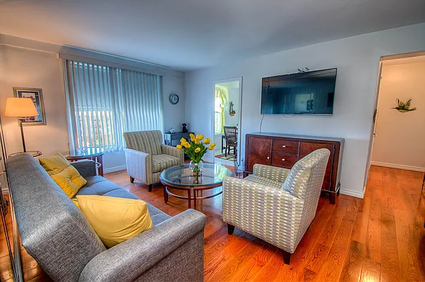 Sold by REMAX Elite | media 23