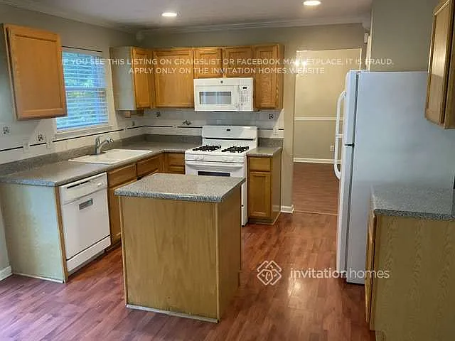 328 Pebblestone Dr Loganville, GA 30052 — Photo 3