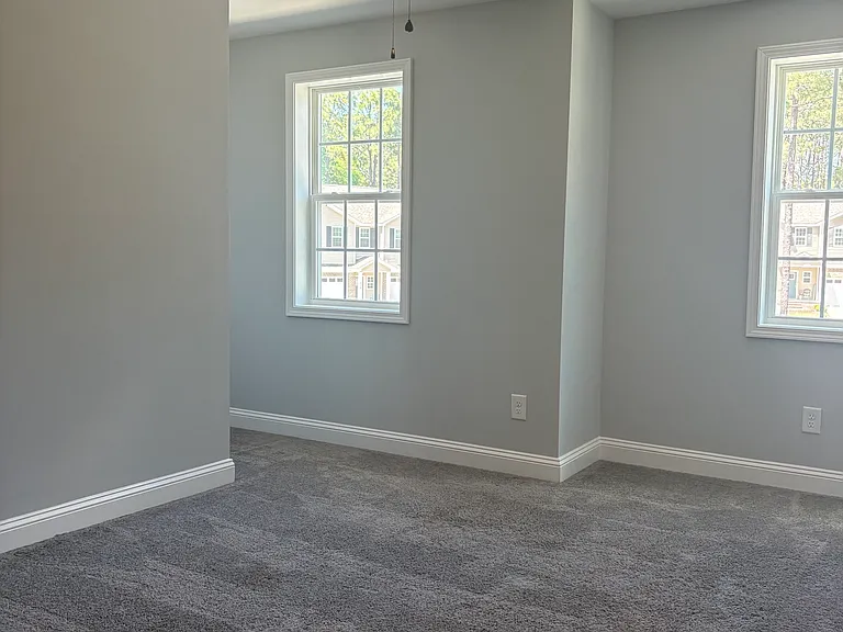 464 Dylan Dr — Photo 4