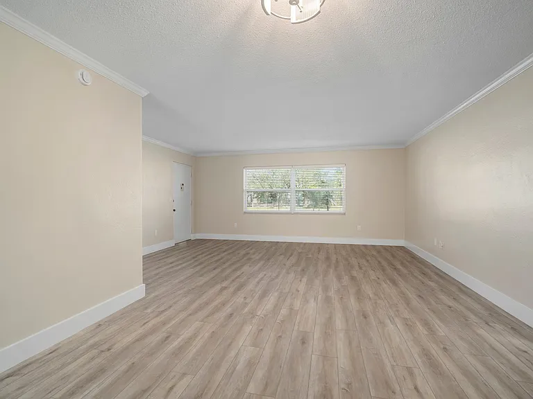4533 Overlook Dr NE #B — Photo 12