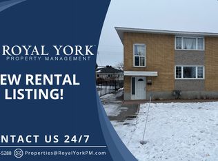 1221 Cameo Dr #A, Ottawa, ON K2C1Y9