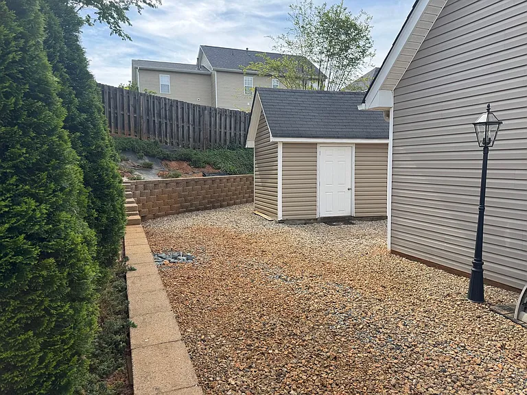 136 Madelia Pl — Photo 36