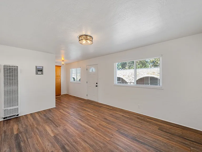 8 Whitmore Place #1 - 2 bedroom | 1 bathroom | Lower unit — Photo 4