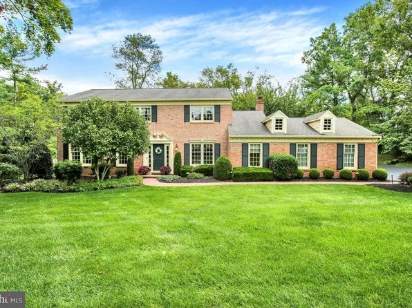 1332 N Tulip Dr, West Chester, PA 19380
