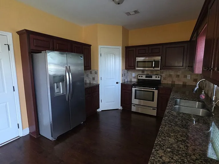 1442 Cypress Ridge Dr — Photo 9