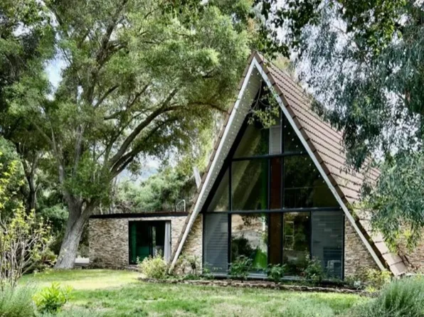 912 Crater Oak Dr, Calabasas, CA 91302