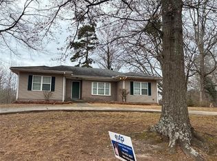 3704 Bolding Rd, Flowery Branch, GA 30542