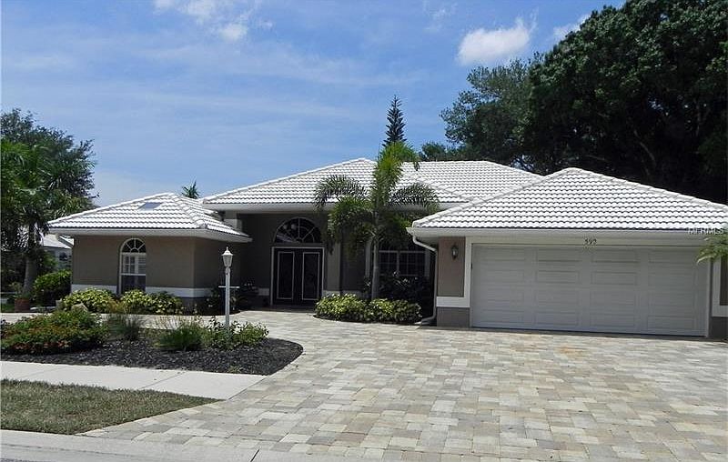 1st image of 590 Aston Woods Ct