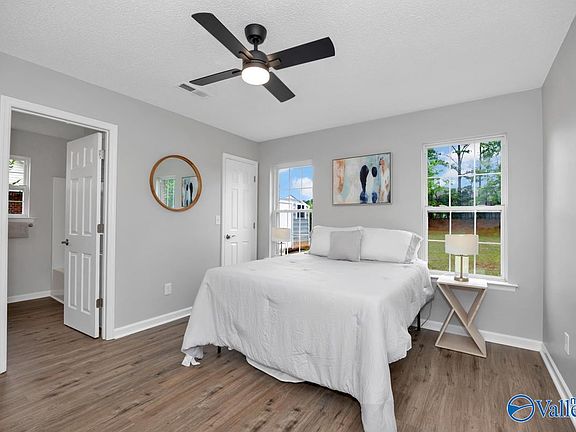 5th image of 107 Silver Poplar Pl
