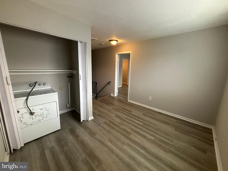 476 Bridge St — Photo 28