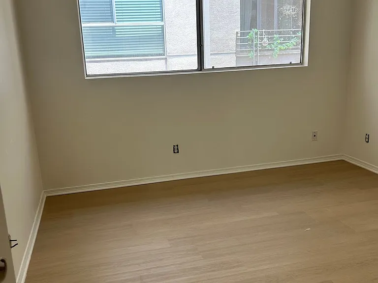 4108 Whitsett Ave — Photo 17