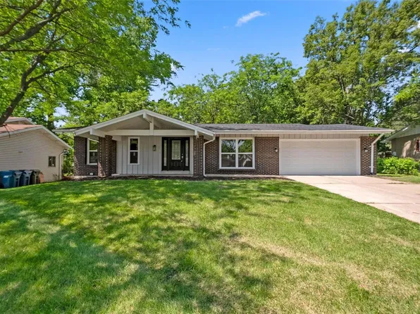 782 Lamplight Ln, Hazelwood, MO 63042