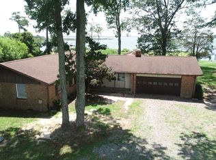 54 Snug Harbor Dr, White Stone, VA 22578