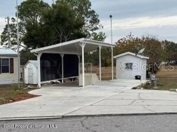 9325 Grizzly Bear Ln, Weeki Wachee, FL 34613