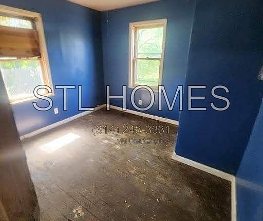 3rd image of 912 Slosson St