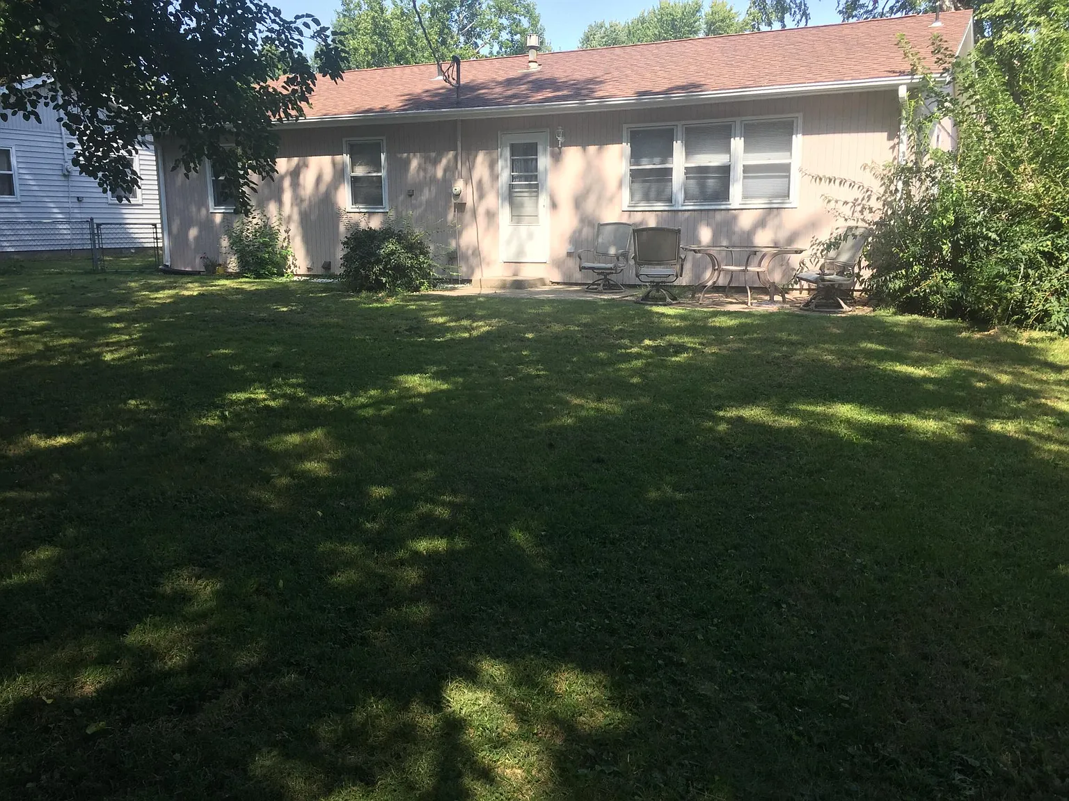 704 Evergreen Dr — Photo 3