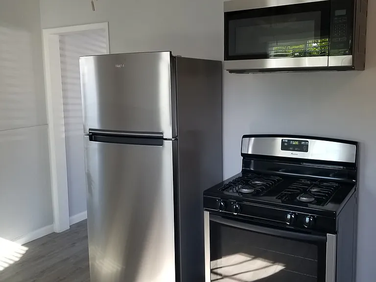 5933 N Gaviota Ave — Photo 9