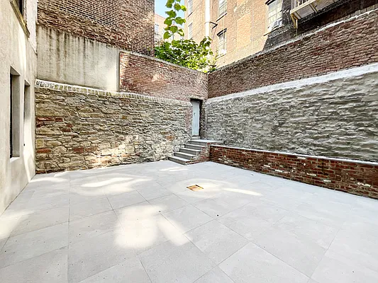 Rented by Dallien Realty Limited Liability Company | media 20