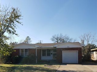 1711 Beverly Dr, Altus, OK 73521