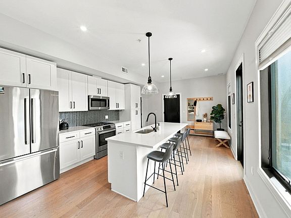 4th image of 37 Horace St #301