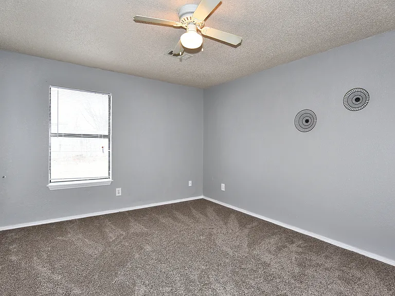 712 S Cedar St — Photo 12