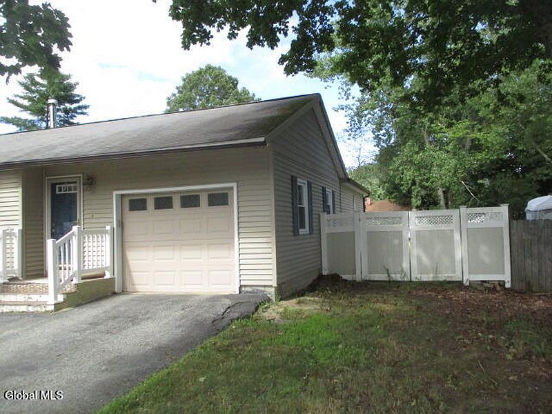 2nd image of 9 Robin Drive