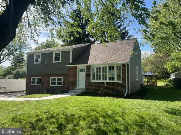 501 Hemlock Rd, Flourtown, PA 19031