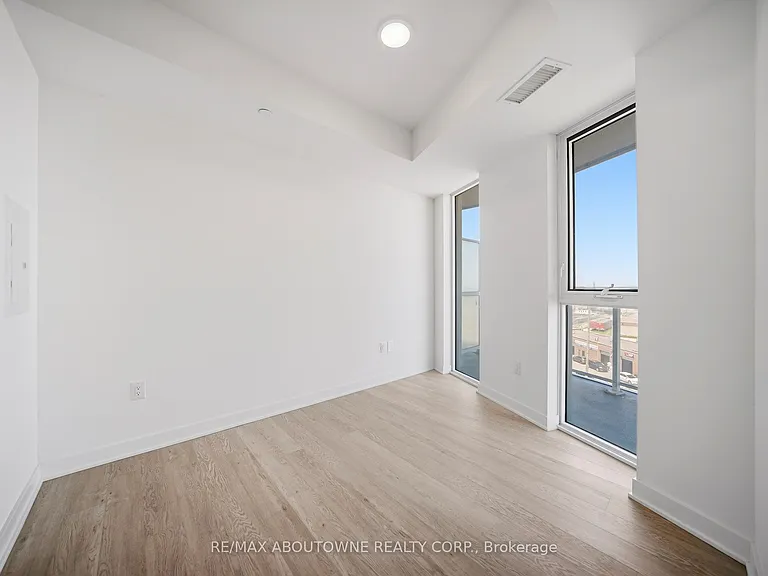2782 Barton St E #516 — Photo 18