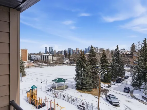 2508 W 17th St SW #302, Calgary, AB T2T 4M8