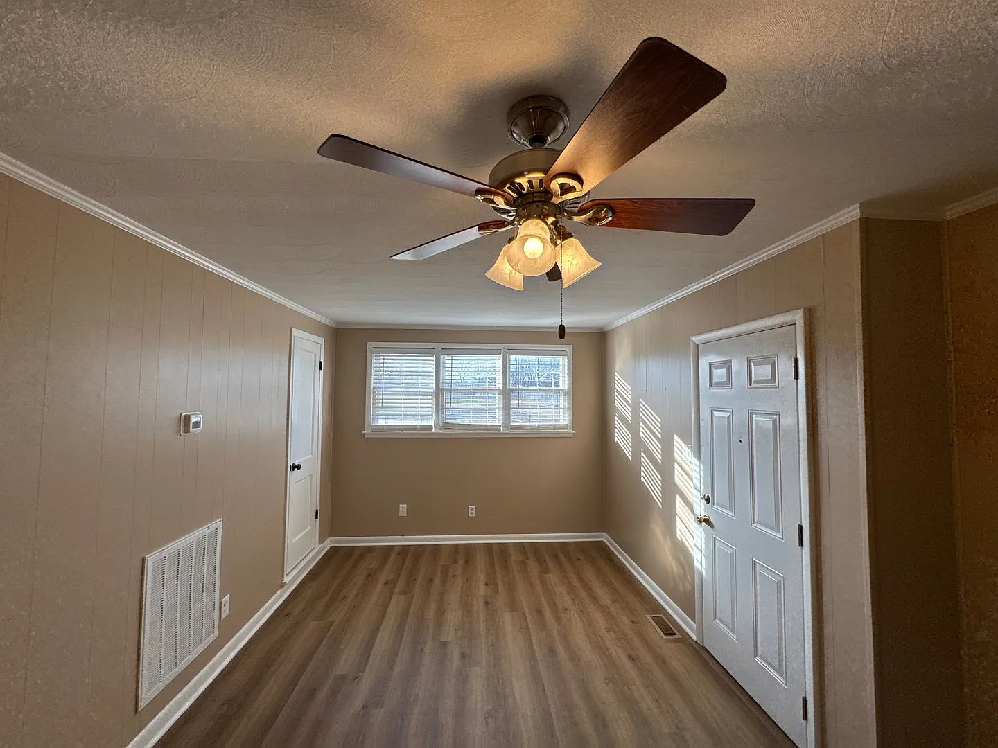 Charming 3br Near Mtsu & Downtown Murfreesboro *Move-In Special* 1/2 Off First Months Rent! — Photo 3