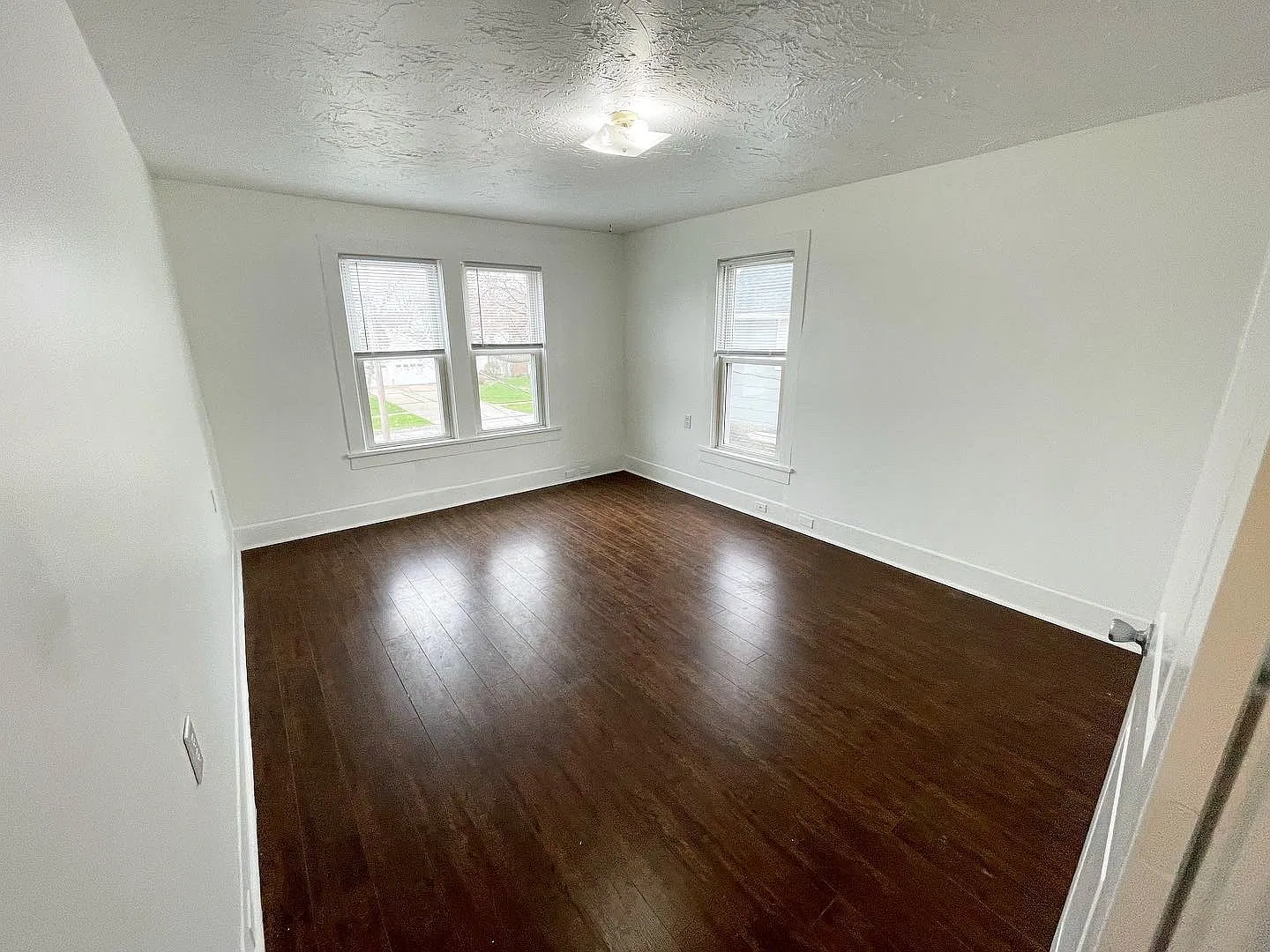 3 bed, 1100 sqft, $1,200 — Photo 1