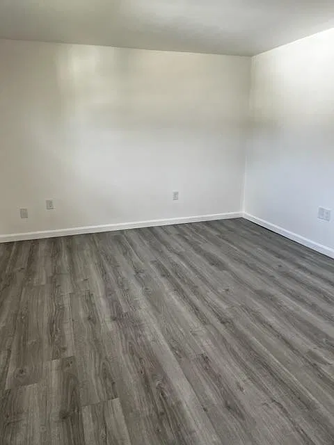 2 bed, 9999 sqft, $940 — Photo 3