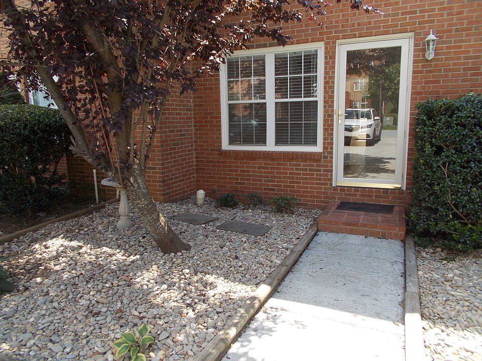 1st image of 102 Davis Mill Ct
