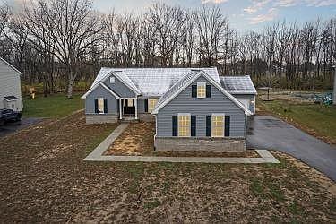 1st image of 4468 McKenna Dr