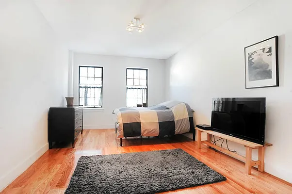 Rented by Town Residential | media 4