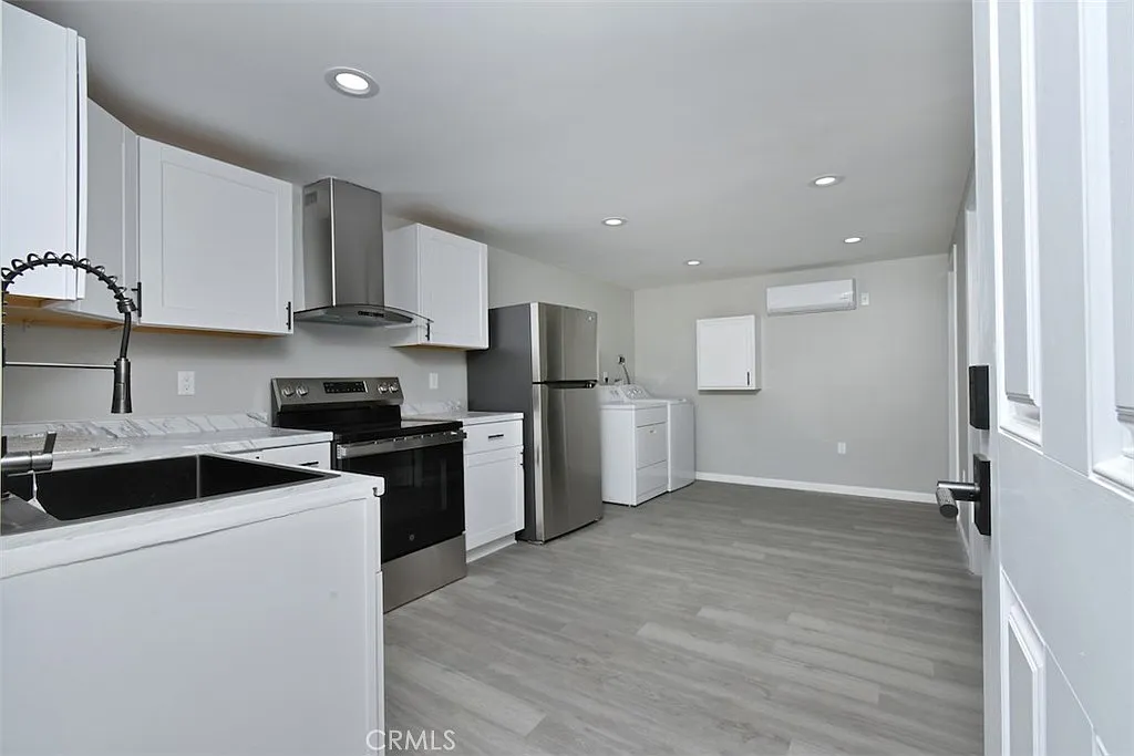 1 bed, 470 sqft, $1,900 — Photo 3
