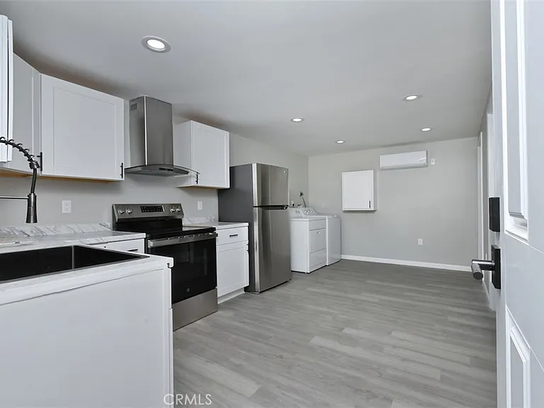 14336 Tiara St — Photo 3