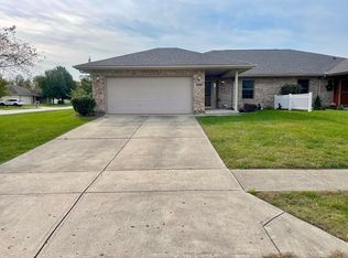 100 Zinfandel Dr, Union, OH 45322