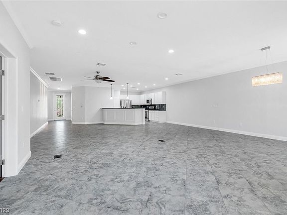 5th image of 2357 Weaverville Dr