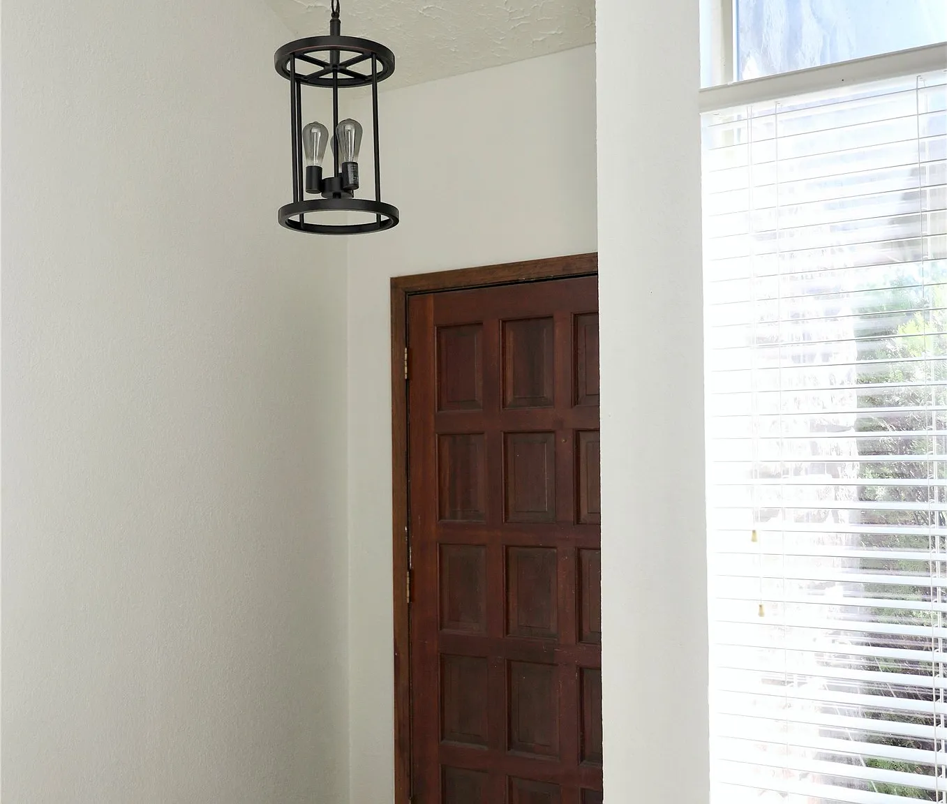 3 bed, 2.5 bath, 1732 sqft, $1,650 — Photo 4
