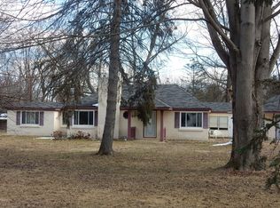 6207 Denton Rd, Van Buren Township, MI 48111