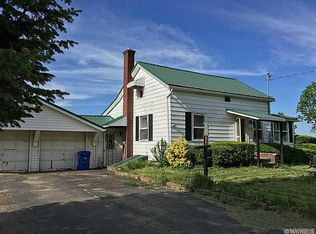 9351 Roy Hart Townline Rd, Middleport, NY 14105