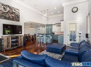 102 Jones St, Le Claire, IA 52753