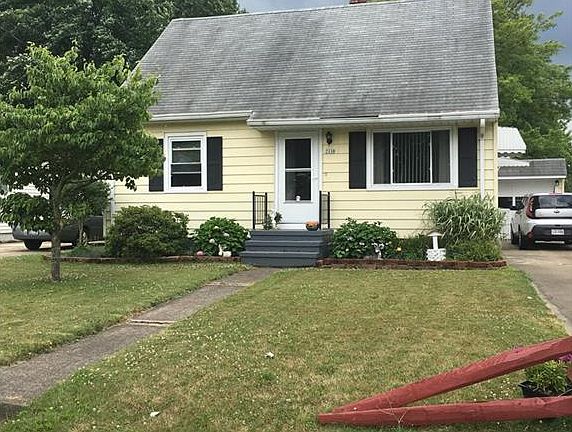 2nd image of 2110 W 13th St