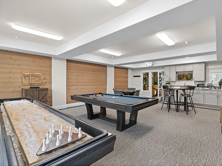 Shuffleboard and Billiards l Luxury Apartments in Puyallup, WA l Silver Creek