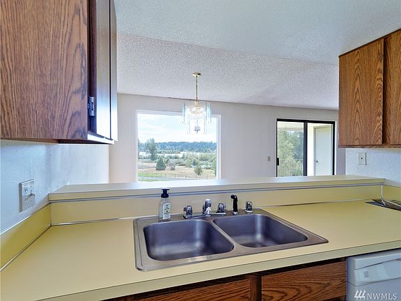 5th image of 23301 Lakeview Dr